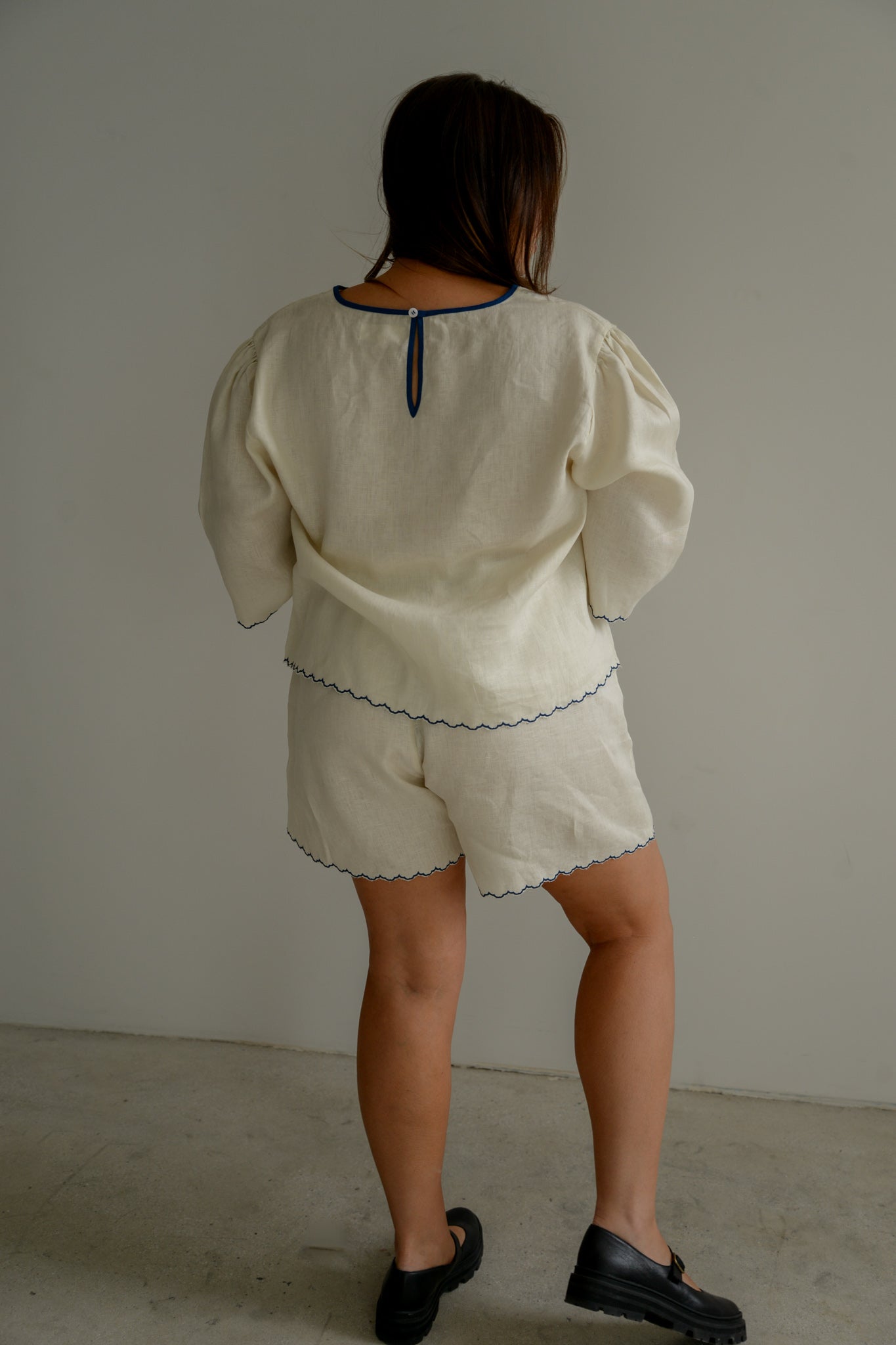 The West Set Top - Crema W/ Blue