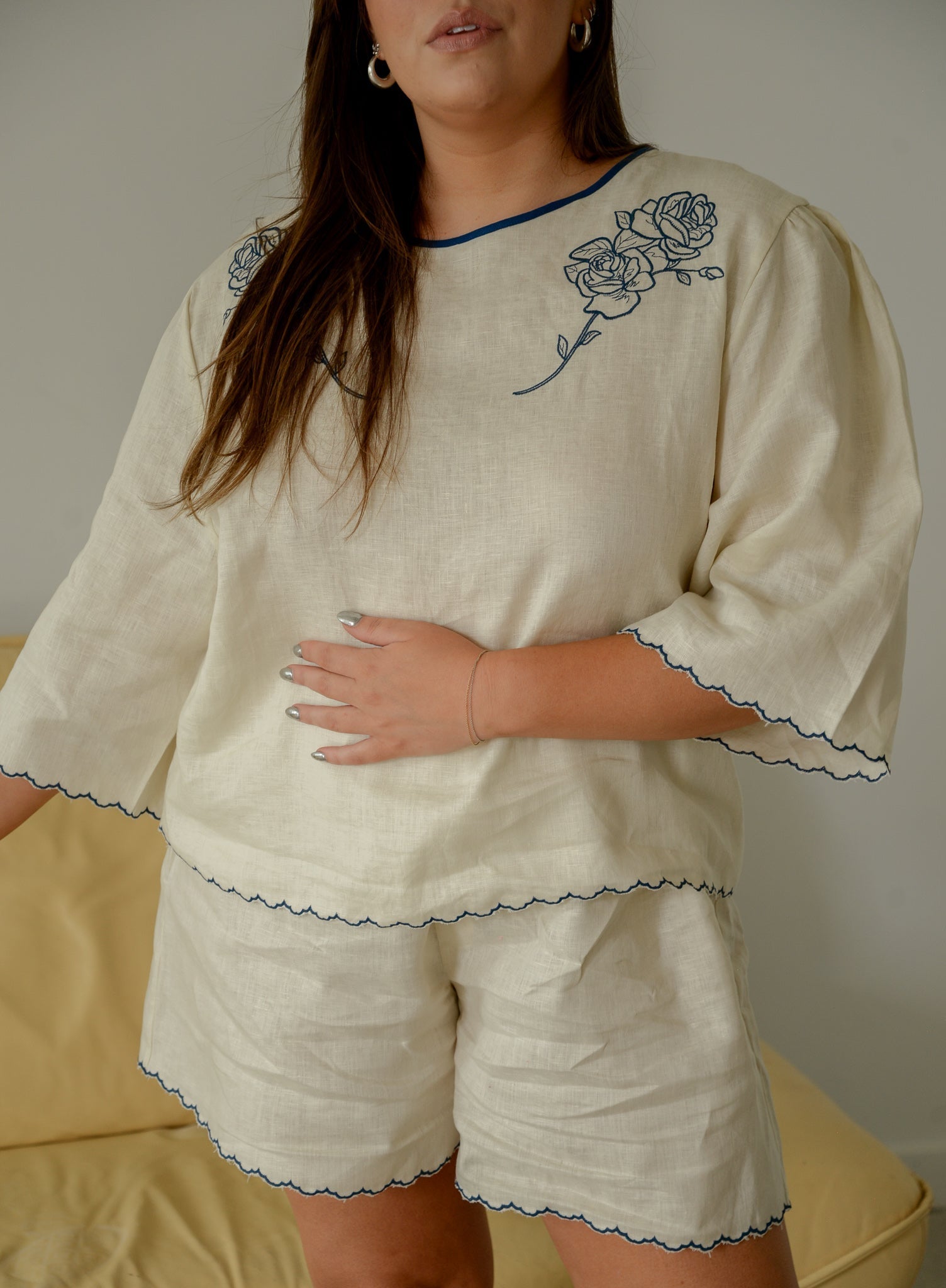 The West Set Top - Crema W/ Blue